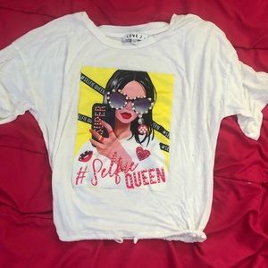 White “selfie queen” graphic tee